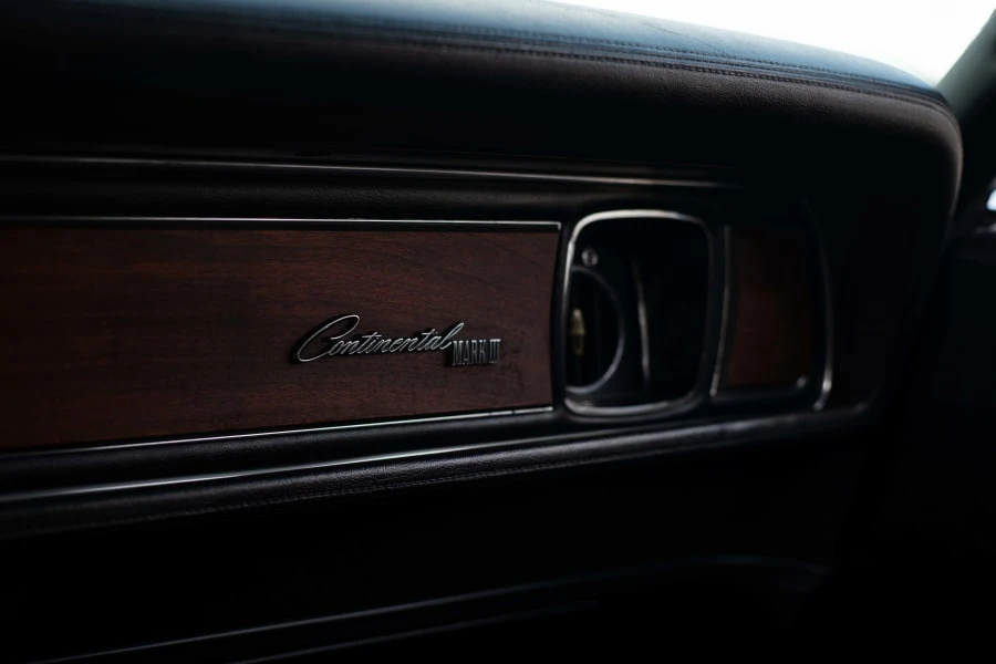1971 Lincoln Continental Mark III - Image 19 of 31