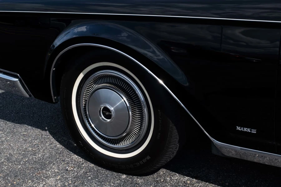 1971 Lincoln Continental Mark III - Image 7 of 31