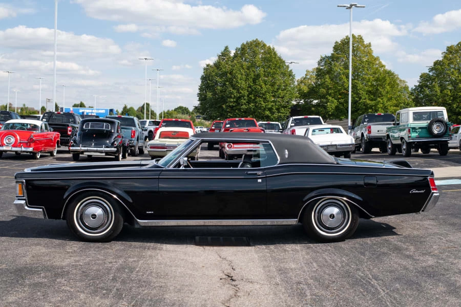 1971 Lincoln Continental Mark III - Image 2 of 31