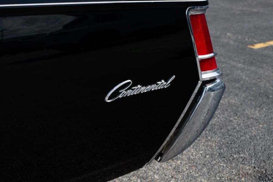 1971 Lincoln Continental Mark III - Image 4 of 31
