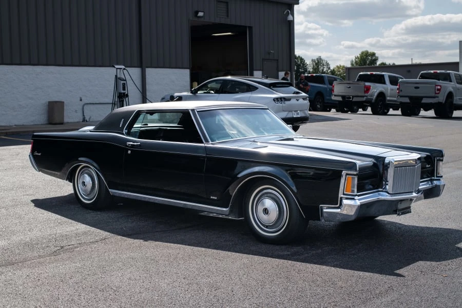 1971 Lincoln Continental Mark III - Image 15 of 31