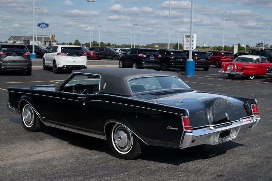 1971 Lincoln Continental Mark III - Image 13 of 31