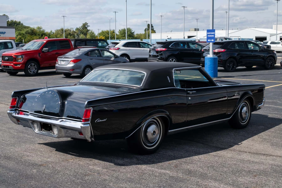 1971 Lincoln Continental Mark III - Image 3 of 31