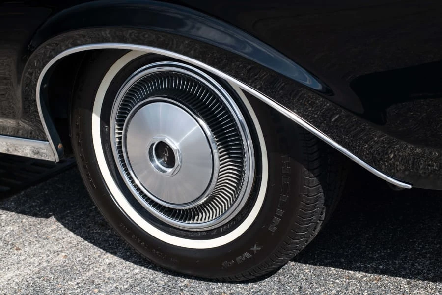 1971 Lincoln Continental Mark III - Image 12 of 31