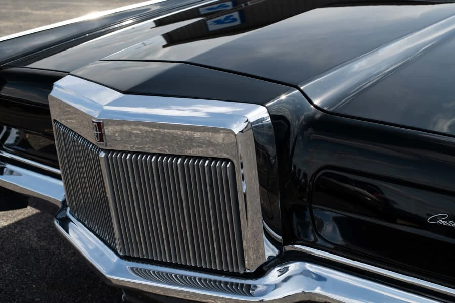 1971 Lincoln Continental Mark III - Image 10 of 31