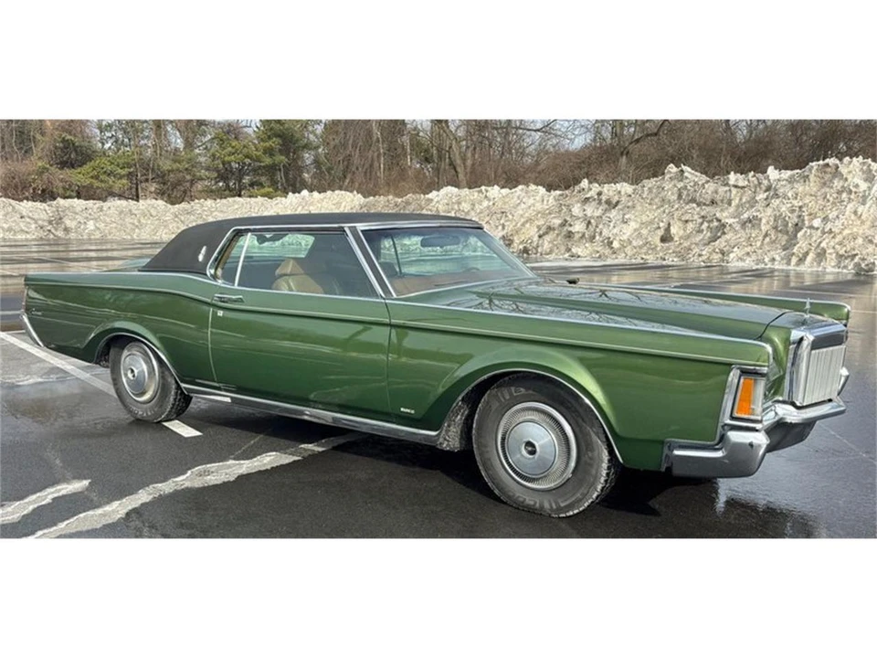 1971 Lincoln Continental Mark III - Image 2 of 14