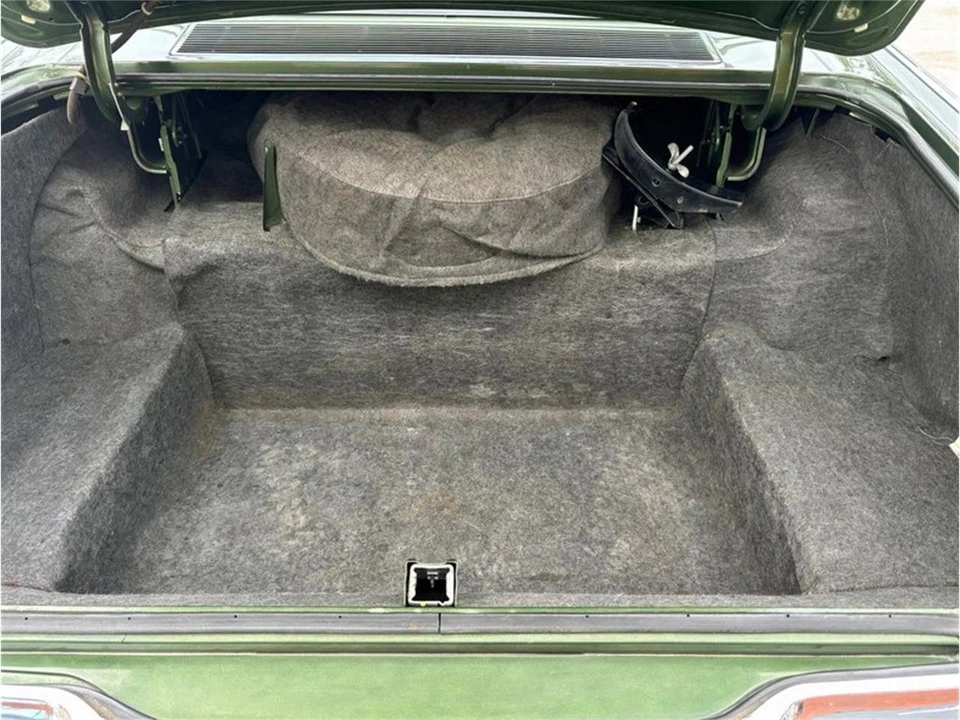 1971 Lincoln Continental Mark III - Image 11 of 14