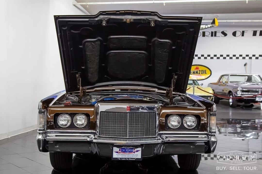 1971 Lincoln Continental Mark III - Image 14 of 21