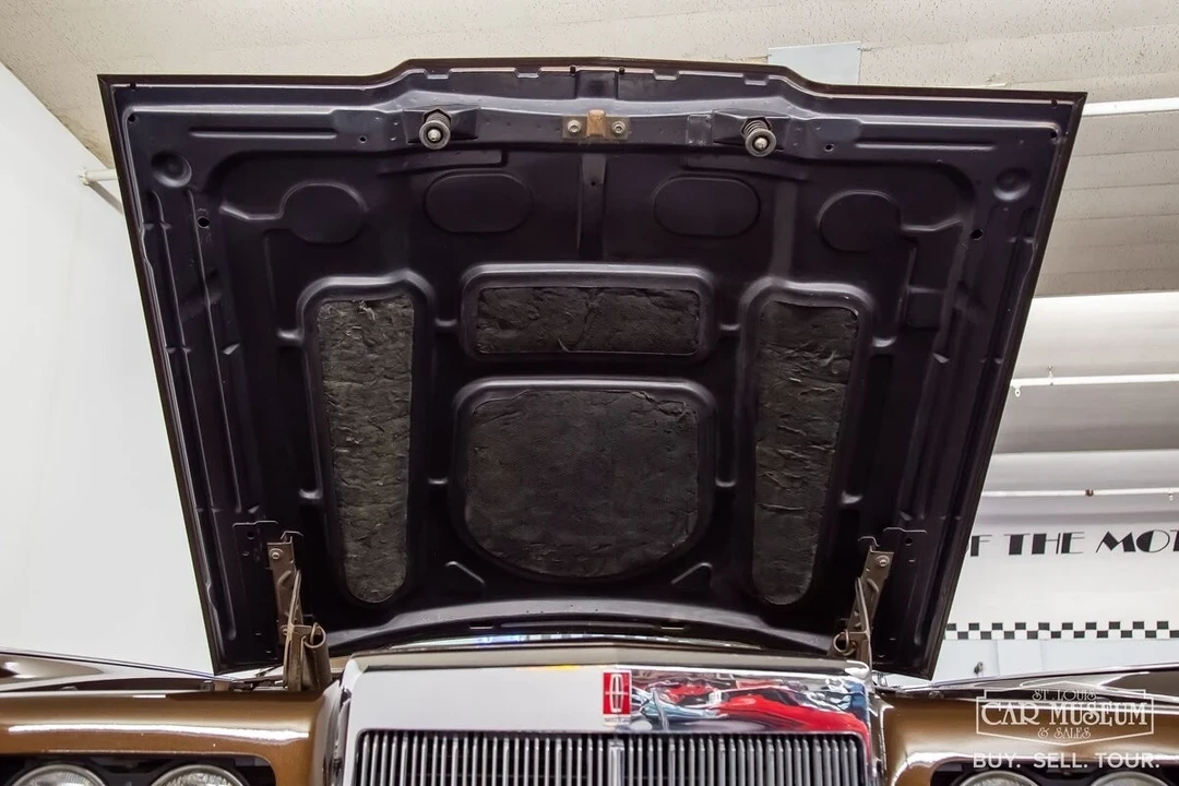 1971 Lincoln Continental Mark III - Image 15 of 21