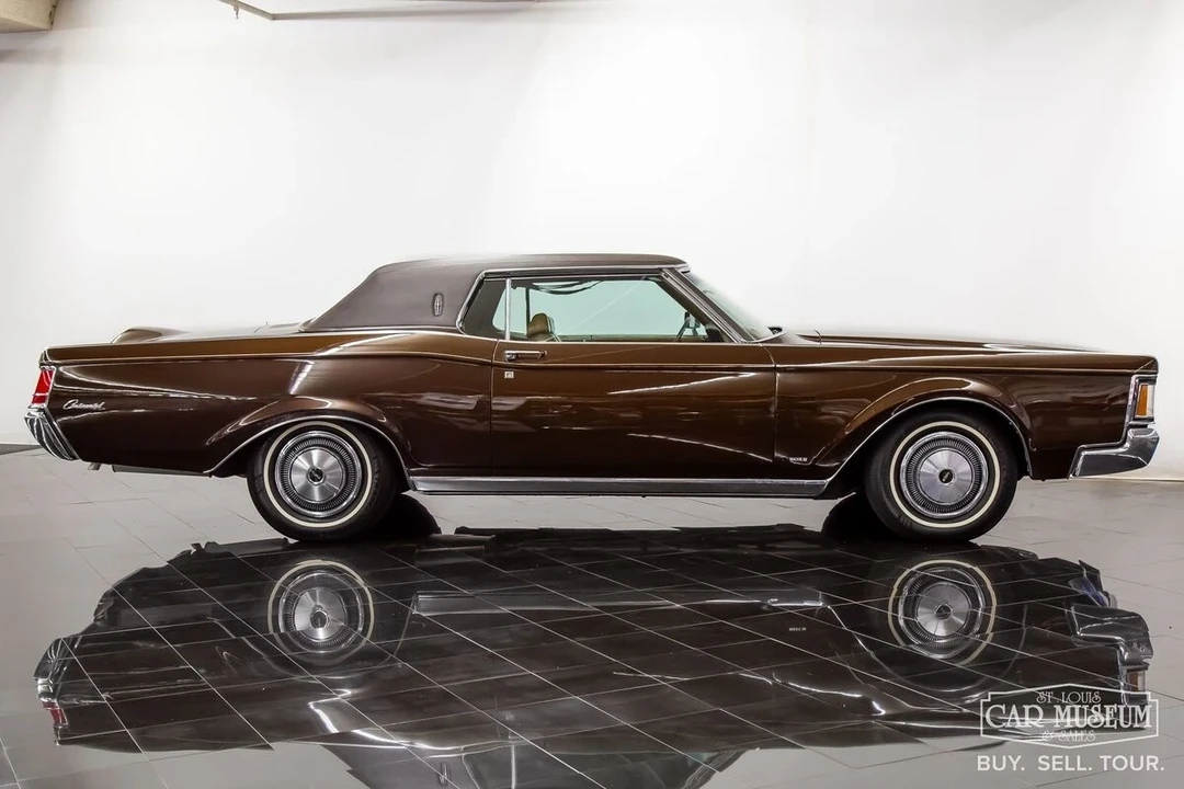 1971 Lincoln Continental Mark III - Image 8 of 21