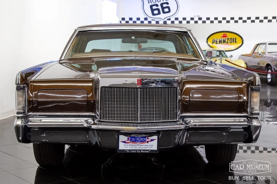 1971 Lincoln Continental Mark III - Image 4 of 21