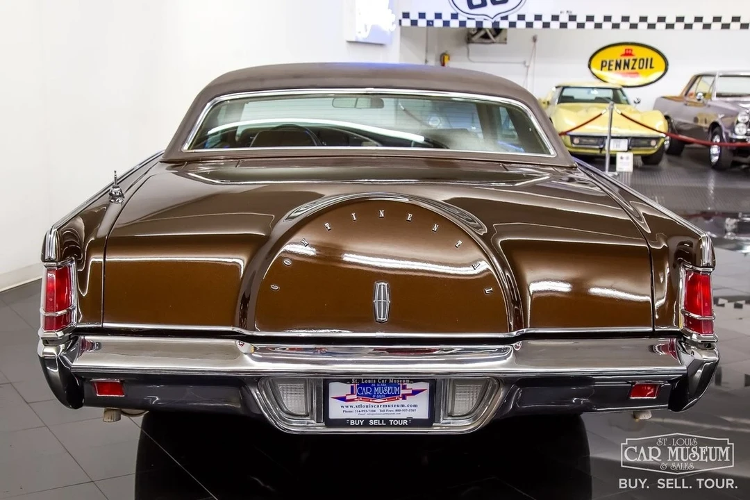 1971 Lincoln Continental Mark III - Image 7 of 21