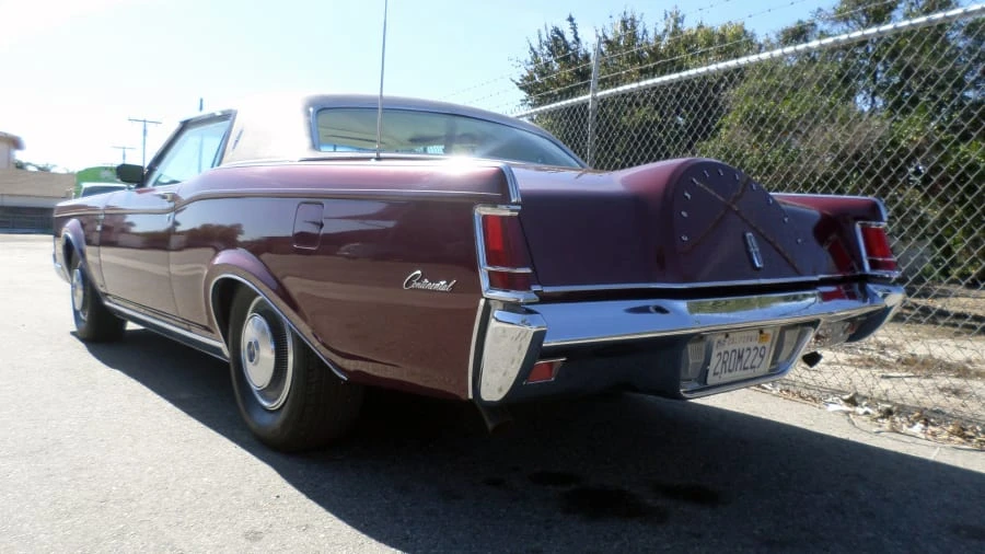 1971 Lincoln Continental Mark III - Image 3 of 12