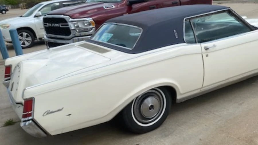 1971 Lincoln Continental Mark III - Image 6 of 9