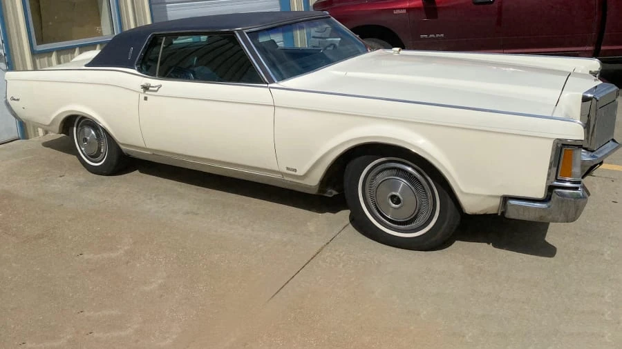 1971 Lincoln Continental Mark III - Image 7 of 9