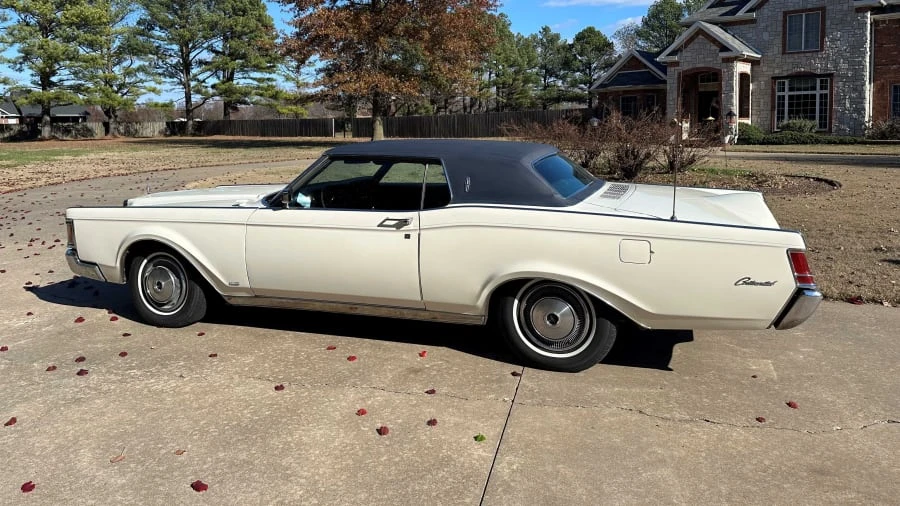 1971 Lincoln Continental Mark III - Image 2 of 12