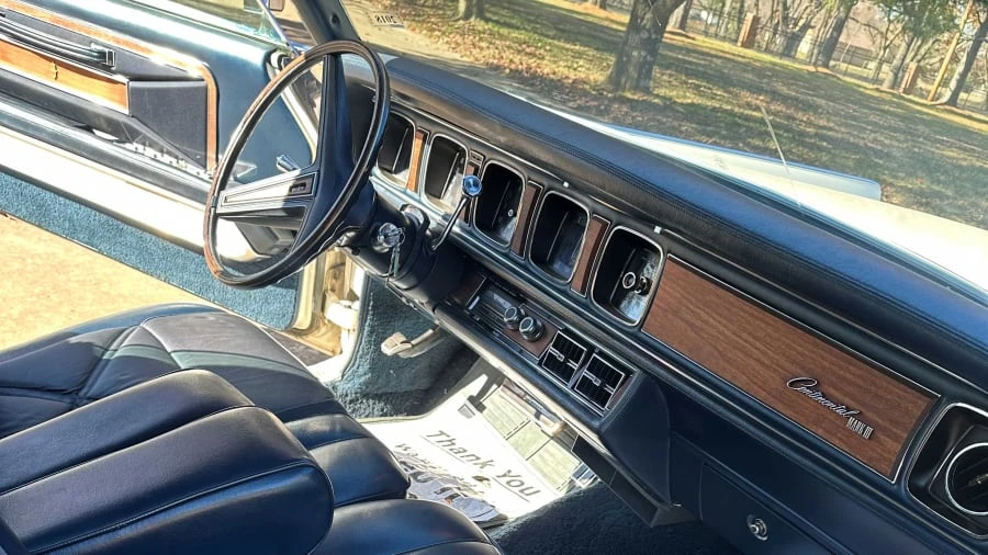 1971 Lincoln Continental Mark III - Image 9 of 12