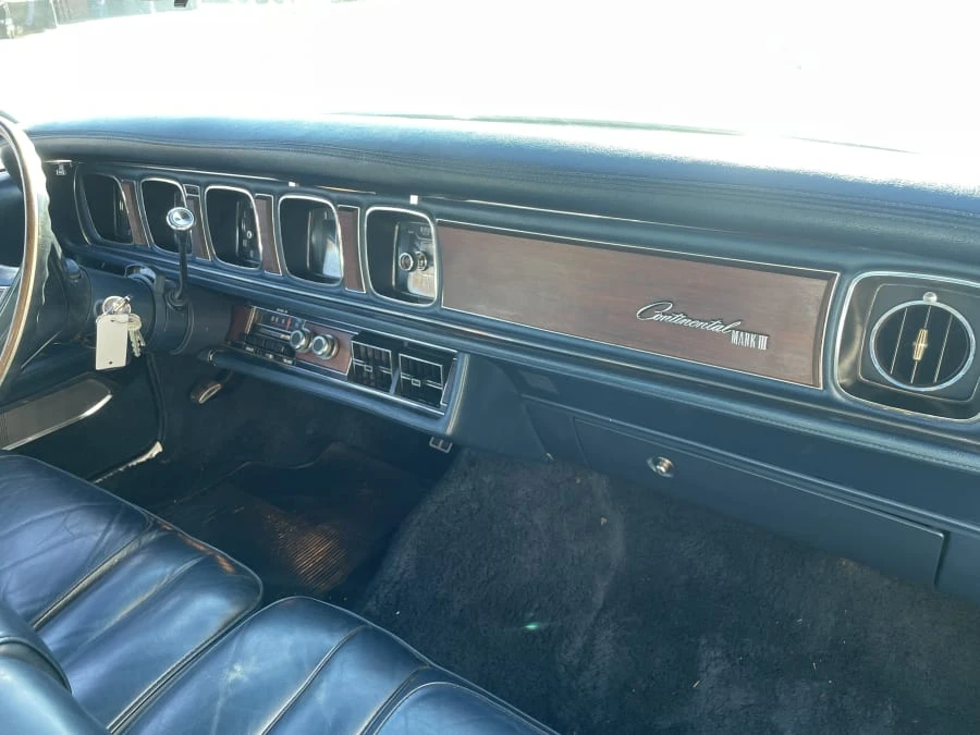 1971 Lincoln Continental Mark III - Image 11 of 23
