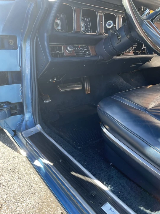 1971 Lincoln Continental Mark III - Image 10 of 23