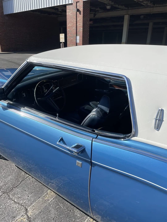1971 Lincoln Continental Mark III - Image 5 of 23