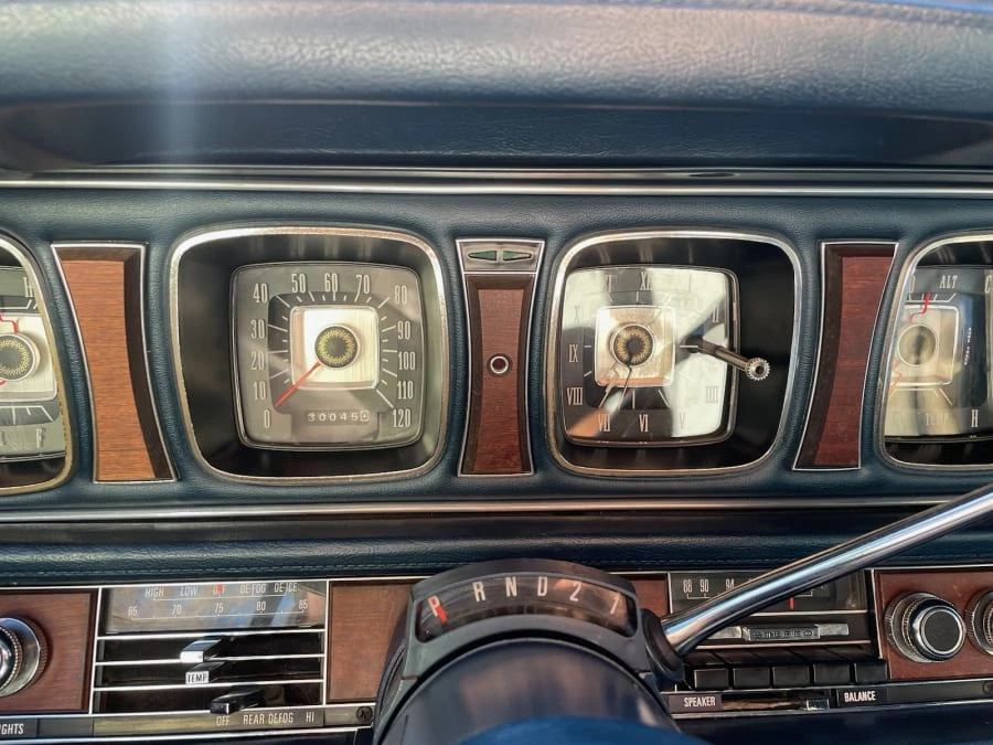 1971 Lincoln Continental Mark III - Image 17 of 23