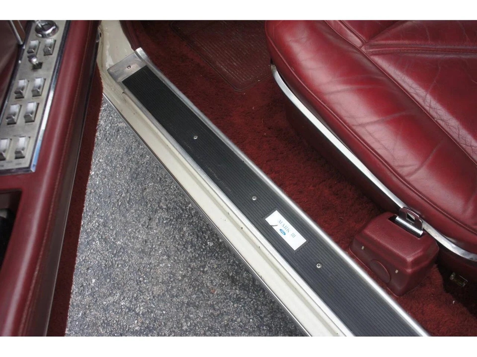 1971 Lincoln Continental Mark III - Image 19 of 20