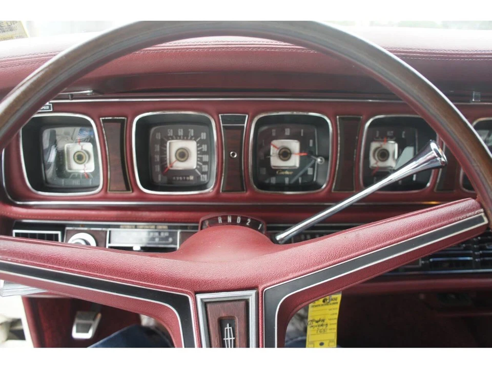 1971 Lincoln Continental Mark III - Image 2 of 20