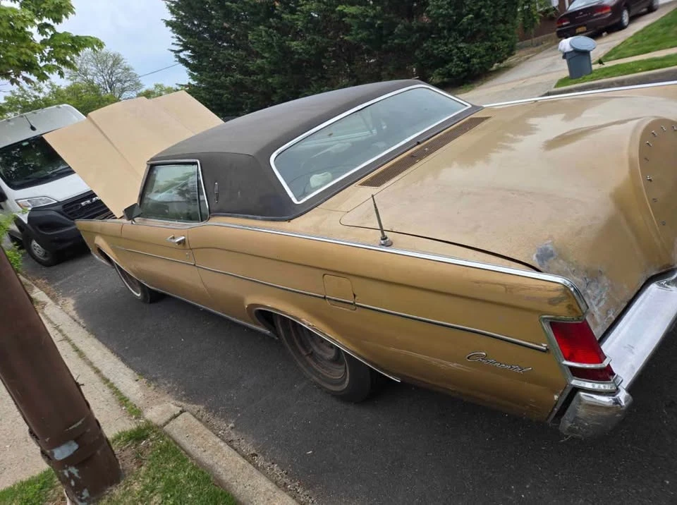 1971 Lincoln Continental Mark III - Image 4 of 10