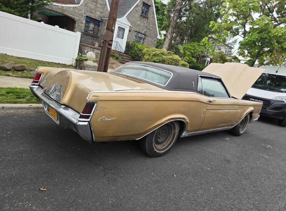 1971 Lincoln Continental Mark III - Image 3 of 10
