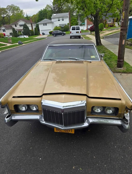 1971 Lincoln Continental Mark III - Image 2 of 10