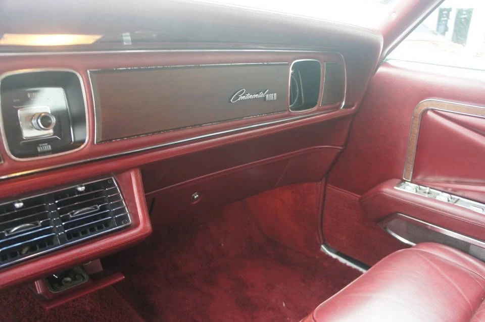 1971 Lincoln Continental Mark III - Image 2 of 16