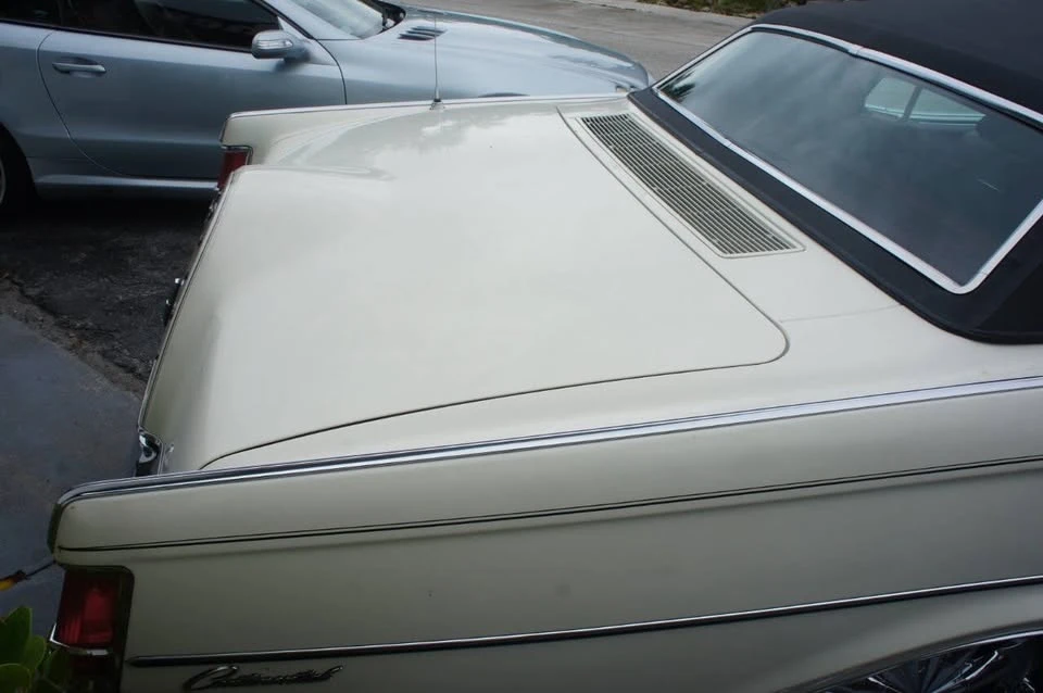 1971 Lincoln Continental Mark III - Image 10 of 16