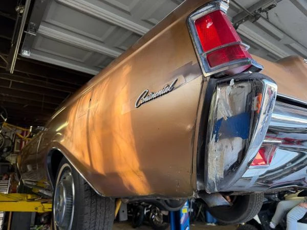 1971 Lincoln Continental Mark III - Image 9 of 22