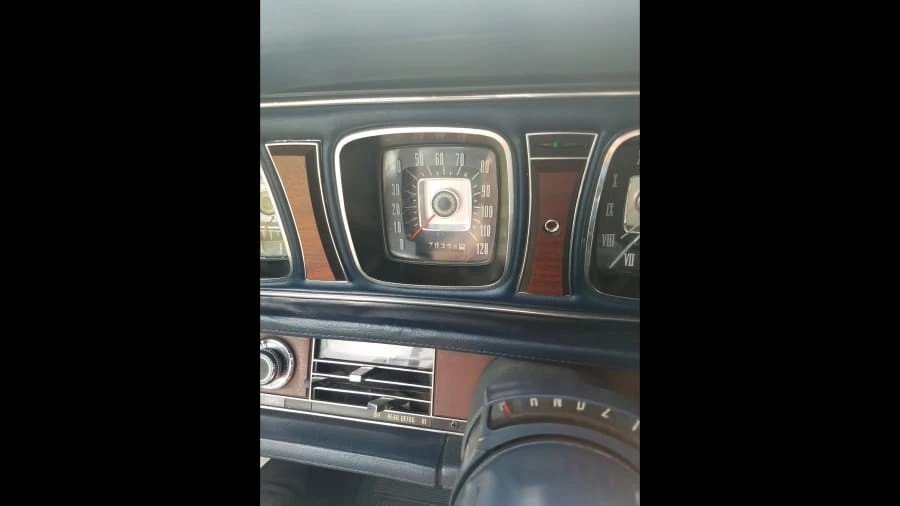 1971 Lincoln Continental Mark III - Image 6 of 11