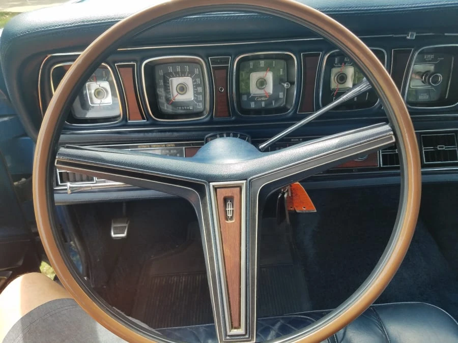 1971 Lincoln Continental Mark III - Image 4 of 11