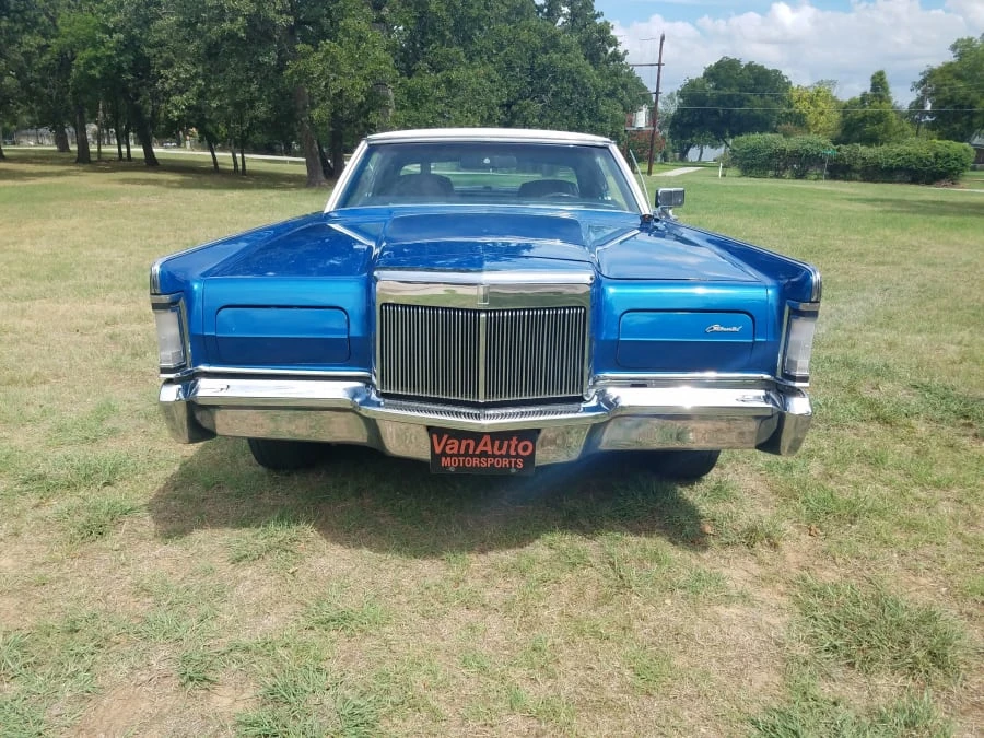 1971 Lincoln Continental Mark III - Image 8 of 11