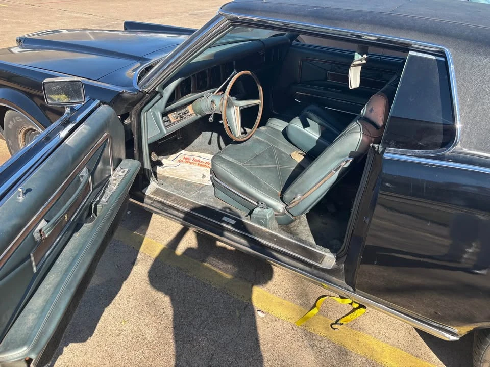 1971 Lincoln Continental Mark III - Image 7 of 9