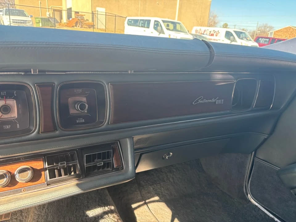 1971 Lincoln Continental Mark III - Image 5 of 9