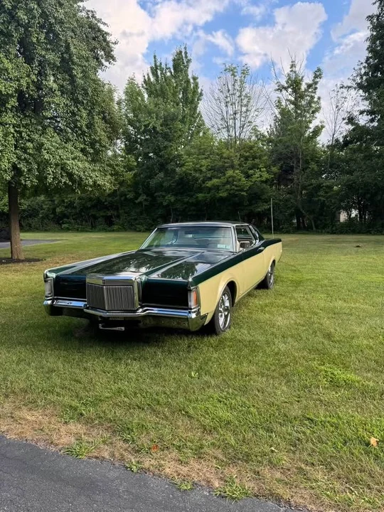 1971 Lincoln Continental Mark III - Image 2 of 11