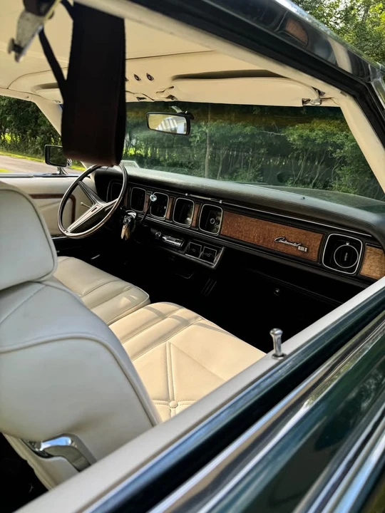 1971 Lincoln Continental Mark III - Image 7 of 11
