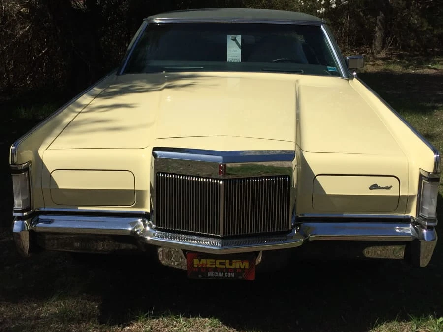 1971 Lincoln Continental Mark III - Image 9 of 10