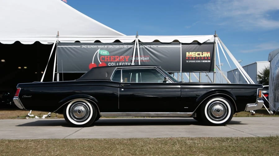 1971 Lincoln Continental Mark III - Image 2 of 8