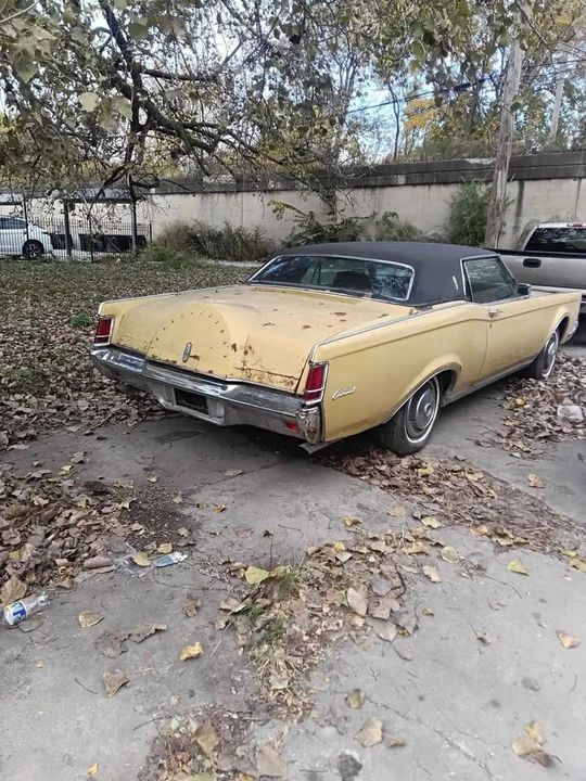 1971 Lincoln Continental 5th Gen - Image 3 of 4