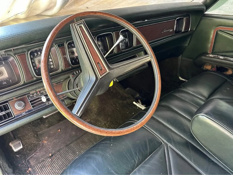 1971 Lincoln Continental Mark III - Image 9 of 10