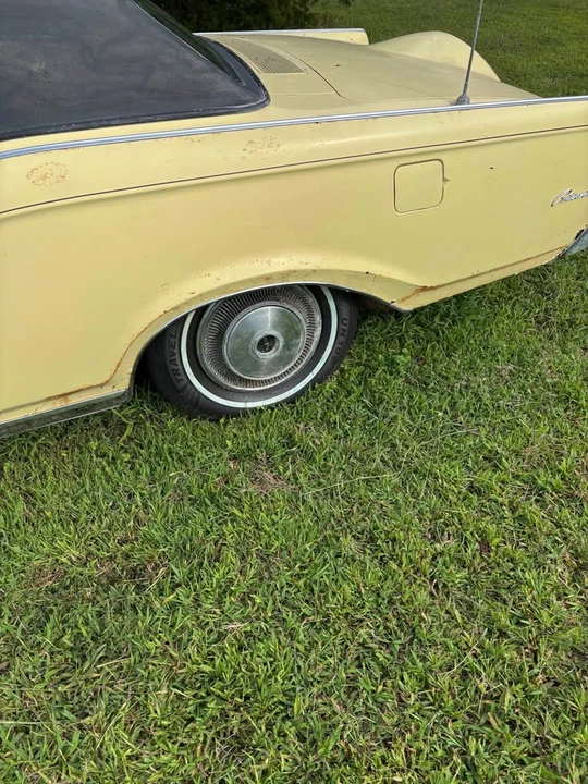 1971 Lincoln Continental Mark III - Image 8 of 20