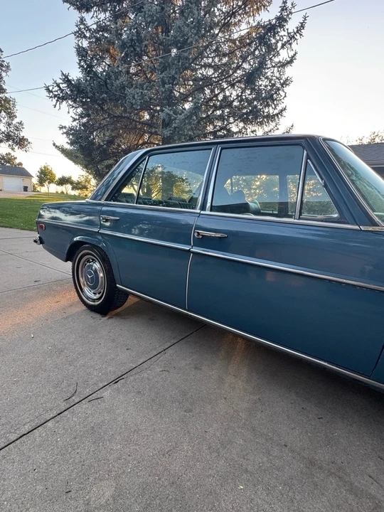 1971 Mercedes-Benz W114 & W115 - Image 16 of 21