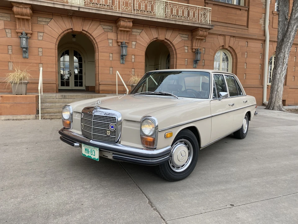 1971 Mercedes-Benz W114 & W115 - Image 11 of 31