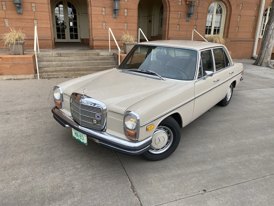 1971 Mercedes-Benz W114 & W115 - Image 12 of 31