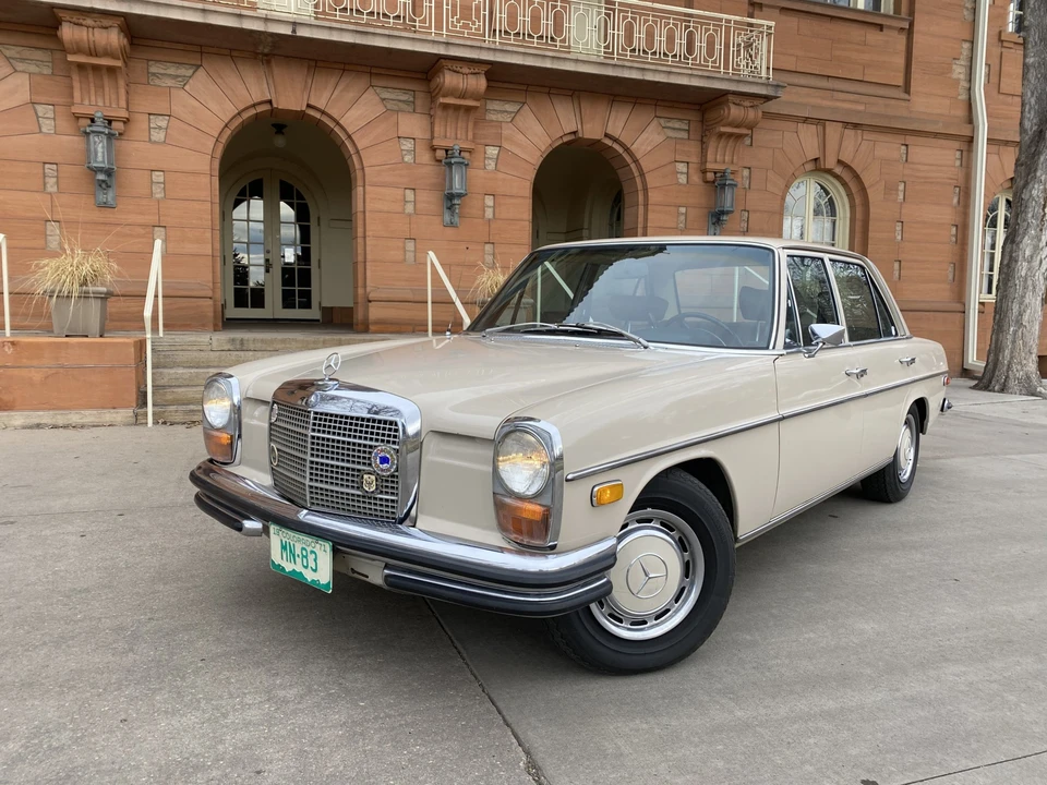 1971 Mercedes-Benz W114 & W115 - Image 13 of 31