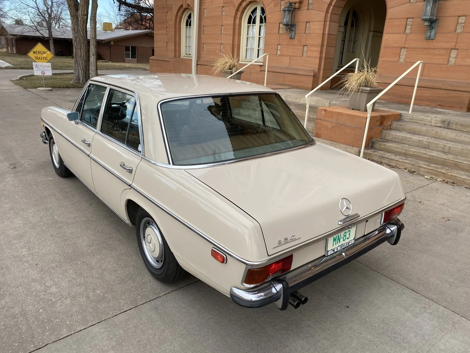 1971 Mercedes-Benz W114 & W115 - Image 17 of 31